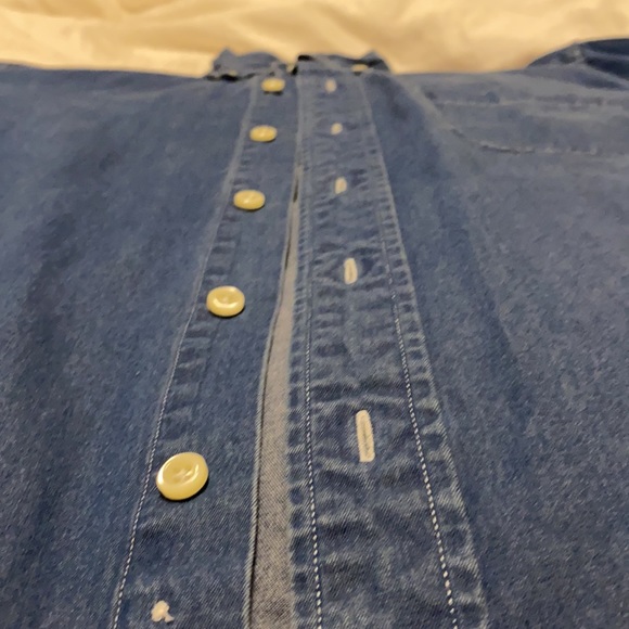 Brooks Brothers 100% cotton thin and soft blue Jean material. - Picture 4 of 7